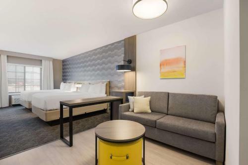 Hotel Comfort Inn & Suites