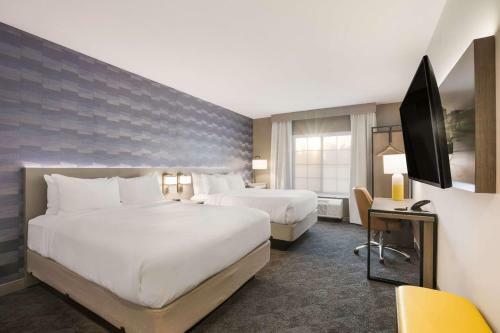 Hotel Comfort Inn & Suites