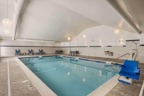 Hotel Comfort Inn & Suites