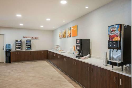 Hotel Comfort Inn & Suites