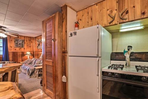 Cozy And Rustic Cottage With Houghton Lake Access