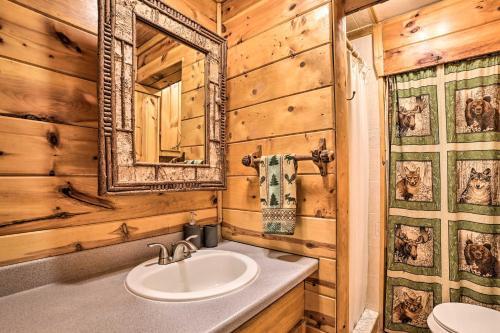 Cozy And Rustic Cottage With Houghton Lake Access
