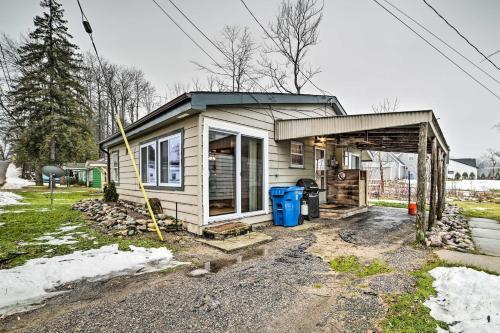 Cozy And Rustic Cottage With Houghton Lake Access