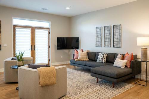 The Evelyn Suite 202