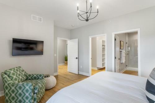 The Evelyn Suite 202