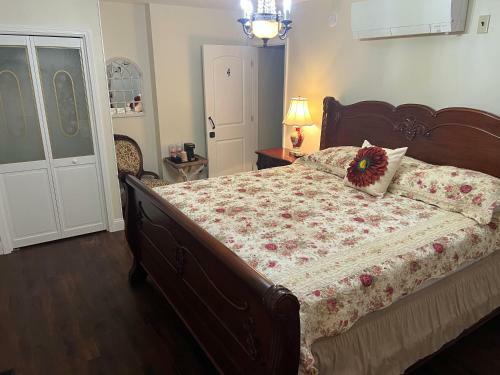 Holland Farmhouse Inn B&B
