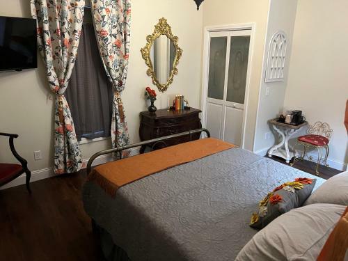 Holland Farmhouse Inn B&B