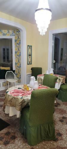 Holland Farmhouse Inn B&B