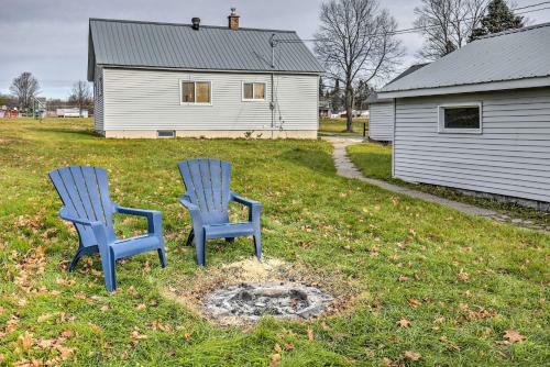 Pet-friendly Up North Getaway With Fire Pit!