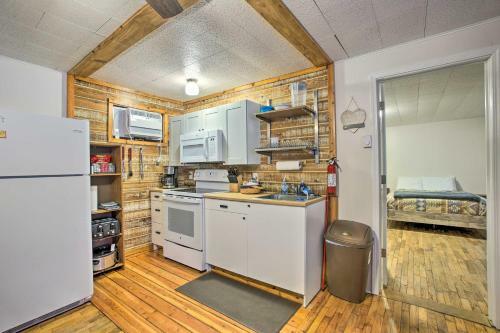 Hike, Fish And Hunt At Cozy Steel Head Suite