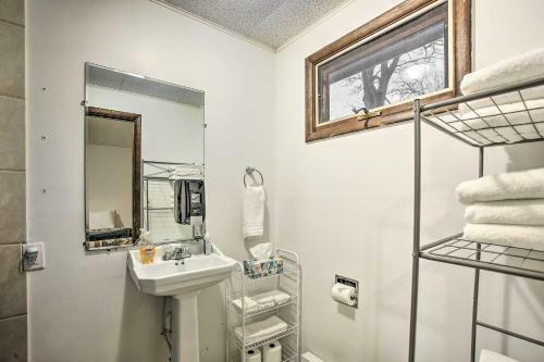 Hike, Fish And Hunt At Cozy Steel Head Suite