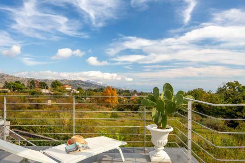 Design Villa In Piedimonte Etneo