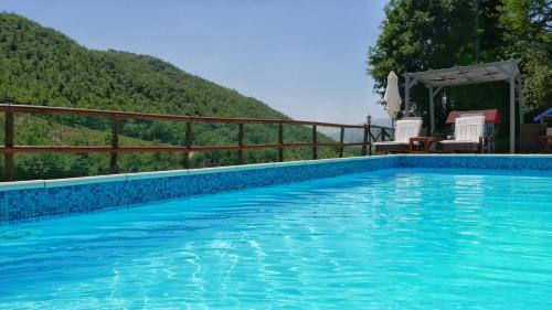 Charming Farmhouse Apartment With Swimming Pool