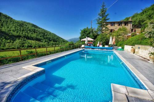 Charming Farmhouse Apartment With Swimming Pool
