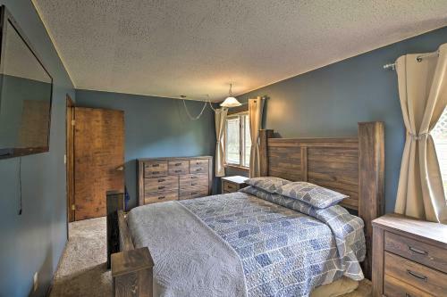 Pet-friendly Ludington Retreat With Fire Pit!