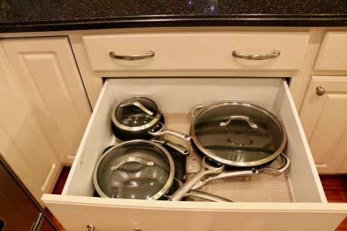 Apartamento Lakeside Escape At One Ludington Place Condominiums