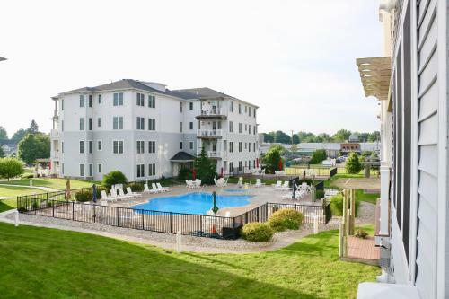 Apartamento Lakeside Escape At One Ludington Place Condominiums