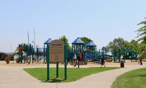 Apartamento Lakeside Escape At One Ludington Place Condominiums