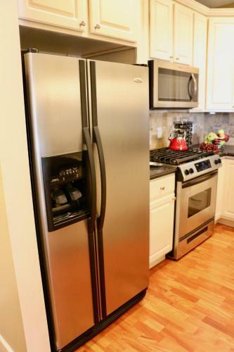 Apartamento Lakeside Escape At One Ludington Place Condominiums