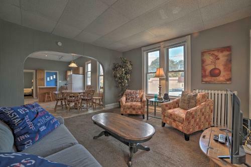 Manistee House With Deck, Fire Pit And Sunroom!