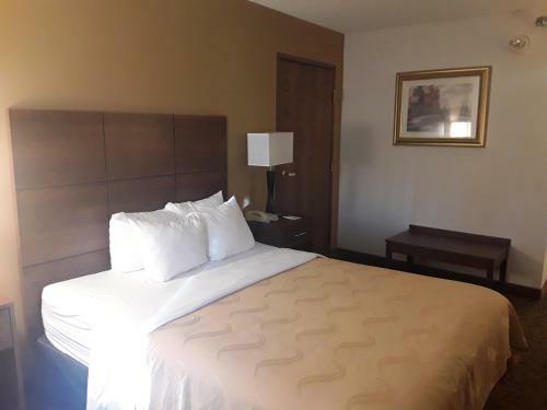 Hotel Quality Inn & Suites