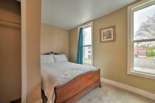 Manistee Home With Sunroom About 1 Mile To Beaches!