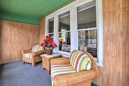 Manistee Home With Sunroom About 1 Mile To Beaches!