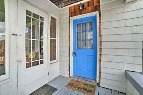 Manistee Home With Sunroom About 1 Mile To Beaches!