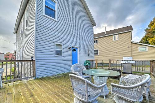 Manistee Home With Sunroom About 1 Mile To Beaches!