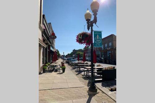 Marcell's Mainstay - A Quick Walk To Downtown