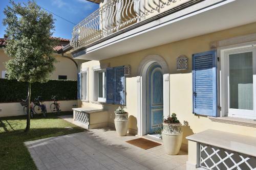 Villa Mony. 100 Mt Dal Mare!