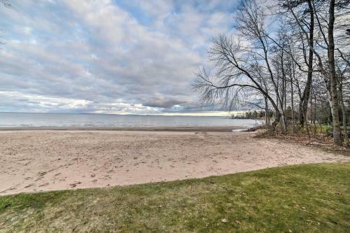 Lake Michigan Home With Private Beach And Deck!