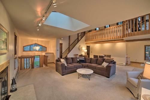 Lake Michigan Home With Private Beach And Deck!
