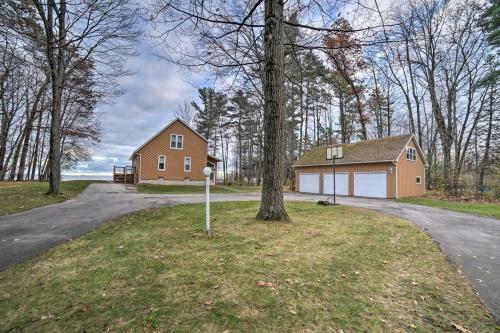 Lake Michigan Home With Private Beach And Deck!