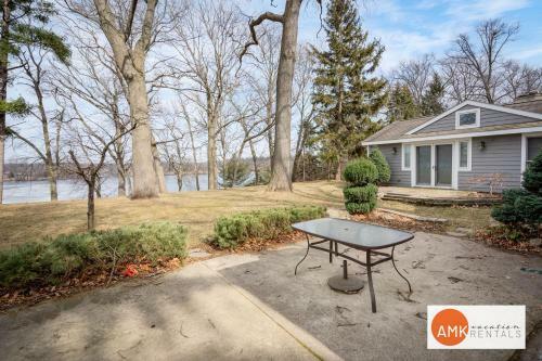 Lakeside Retreat