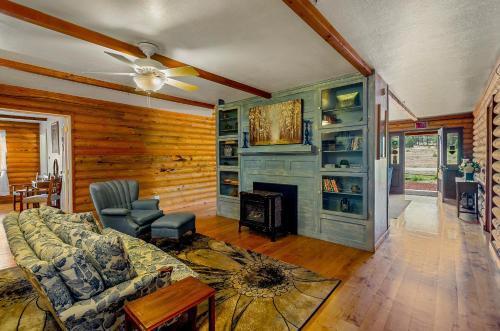 The Grand Living Bed & Breakfast