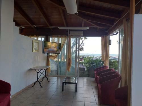 Hostal Room In Bb - Spacious Double Room By The Sea