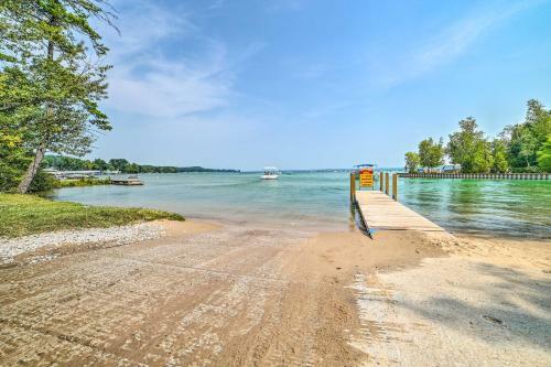 Family Getaway With Deck Quarter Mi To Torch Lake!