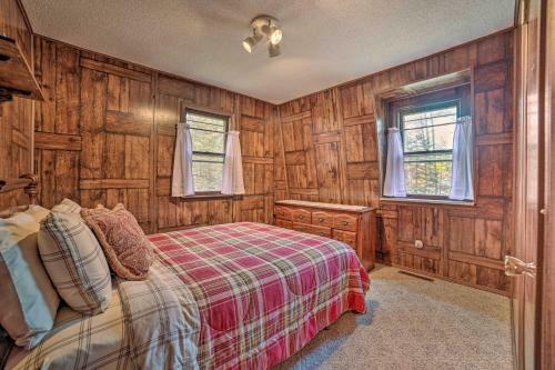 Rustic Roscommon Cabin Less Than 3 Mi To Higgins Lake