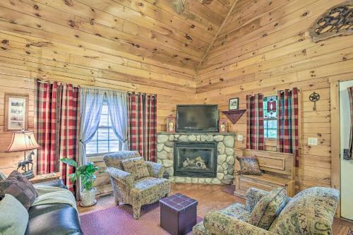 Resort Cabin With Fire Pit Golf, Hike, And Play!