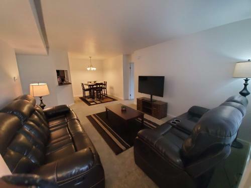 Bed & Breakfast Private Guest Suite Private Bath Comfortable Luxury Corporate Apartment With Pool