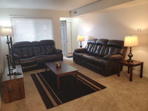 Bed & Breakfast Private Guest Suite Private Bath Comfortable Luxury Corporate Apartment With Pool