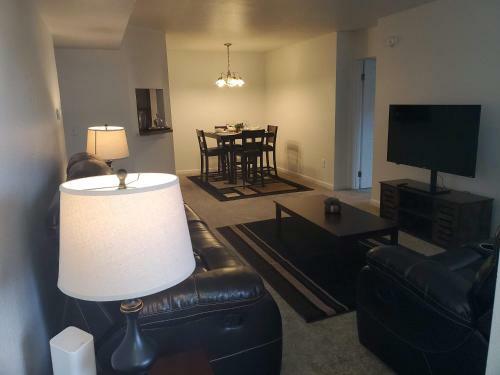 Bed & Breakfast Private Guest Suite Private Bath Comfortable Luxury Corporate Apartment With Pool