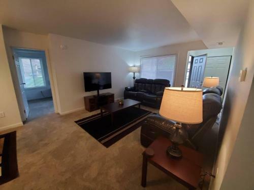 Comfortable Luxury Corporate Apartment With Pool