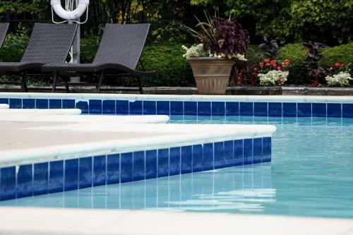 Comfortable Luxury Corporate Apartment With Pool
