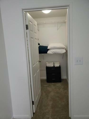 Comfortable Luxury Corporate Apartment With Pool