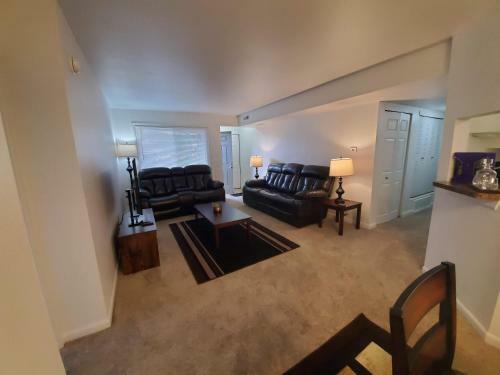 Bed & Breakfast Private Master Suite Comfortable Luxury Corporate Apartment With Pool