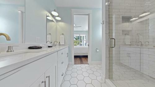 Luxurious 6 Bedroom, 6 Bath Home Only 1 Block From South Beach