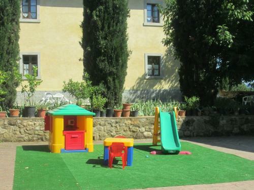 Iris Holiday Home