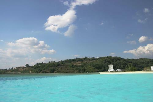 Iris Holiday Home
